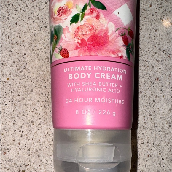 Bath & Body Works Gingham Gorgeous Body Cream - Pink - Picture 3 of 6
